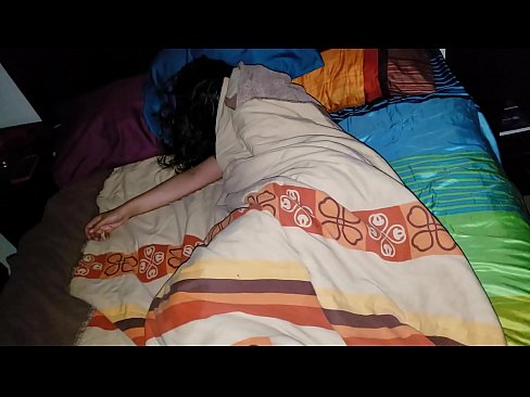 ❤️ ස්ටේප්සන් තම තරුණ සුළු මව නිදා සිටියදී ඇයට බැණ වදියි. ❤️❌ අසභ්‍ය වීඩියෝව අප වෙත  ﹏